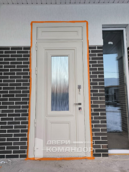 Входная дверь терморазрыв металлическая филенка / эмаль, с верхней фрамугой, со стеклопакетом, с порогом, магнитными уплотнителями на заказ